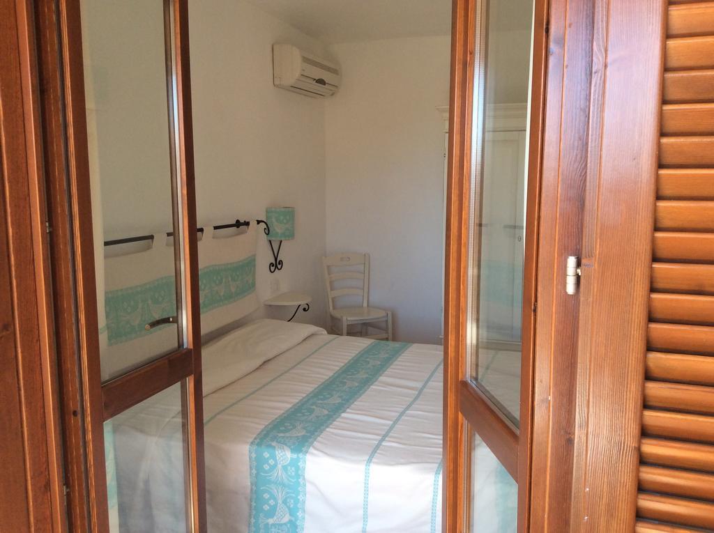 Sardinia Beach Apartments アリエントゥ エクステリア 写真