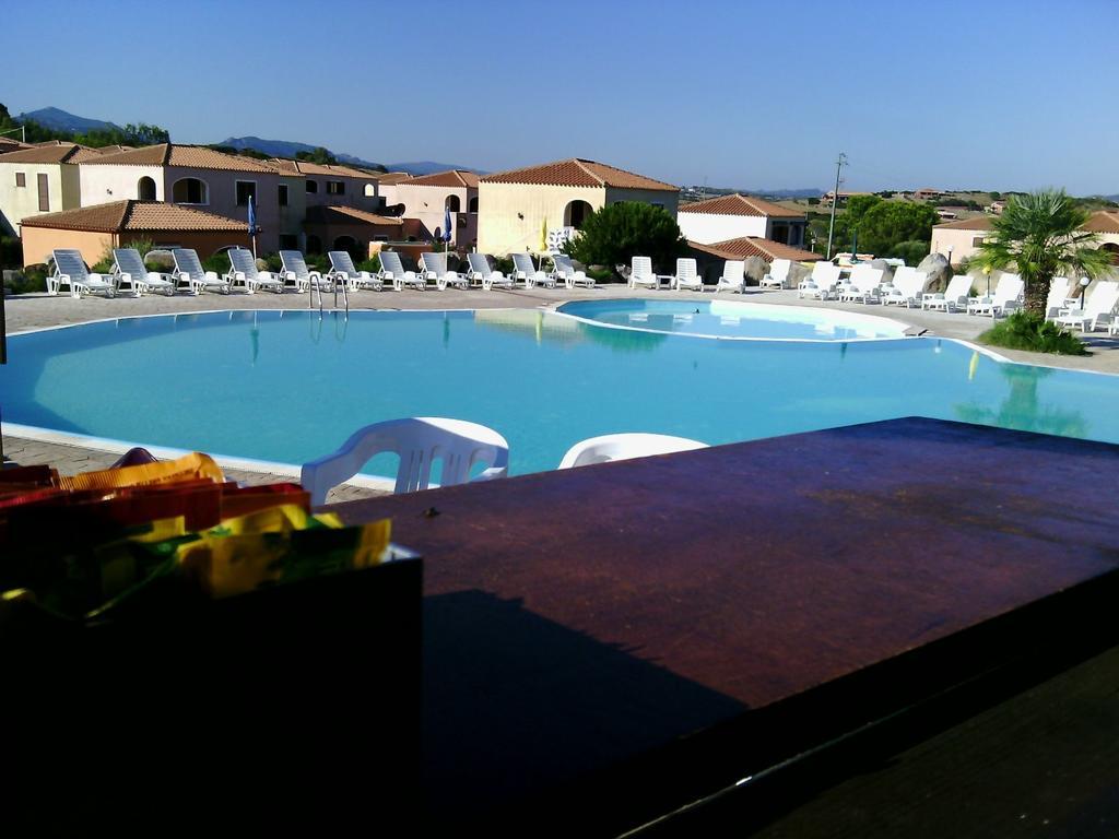 Sardinia Beach Apartments アリエントゥ エクステリア 写真